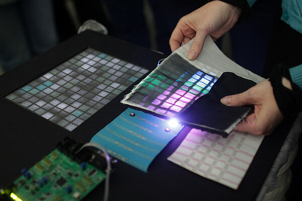 © Veronika Aumann, Screenstoff 1, Materialprobe, Foto: VMA